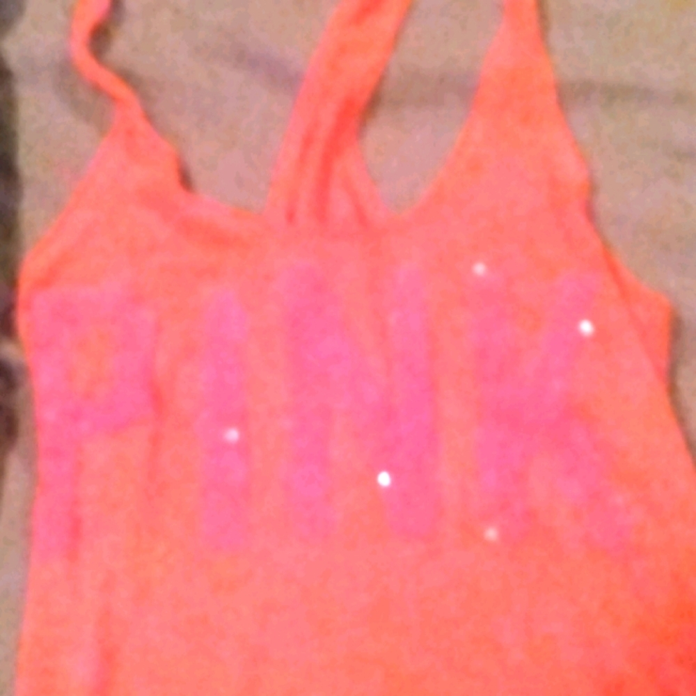 Vs Pink tank